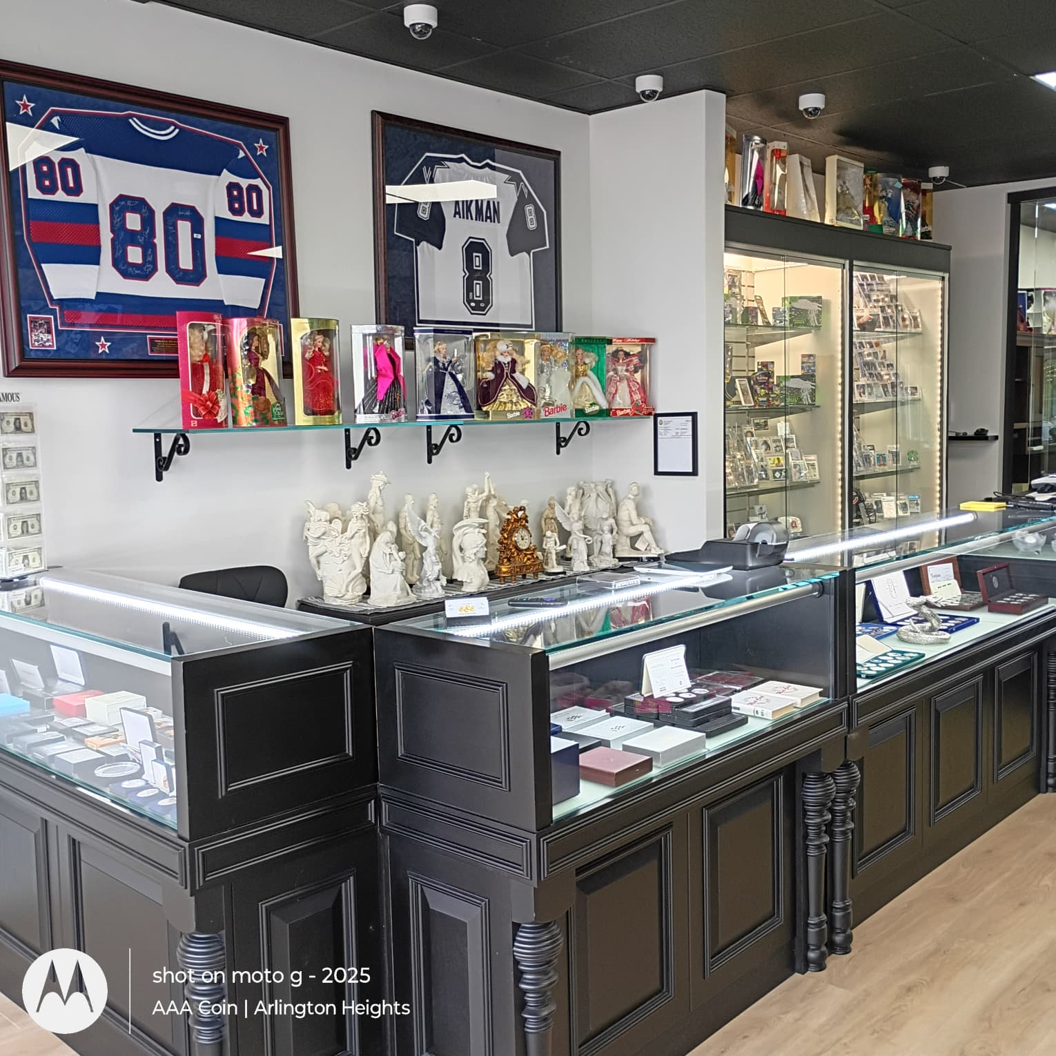 Inside the AAA Coin Arlington Heights showroom